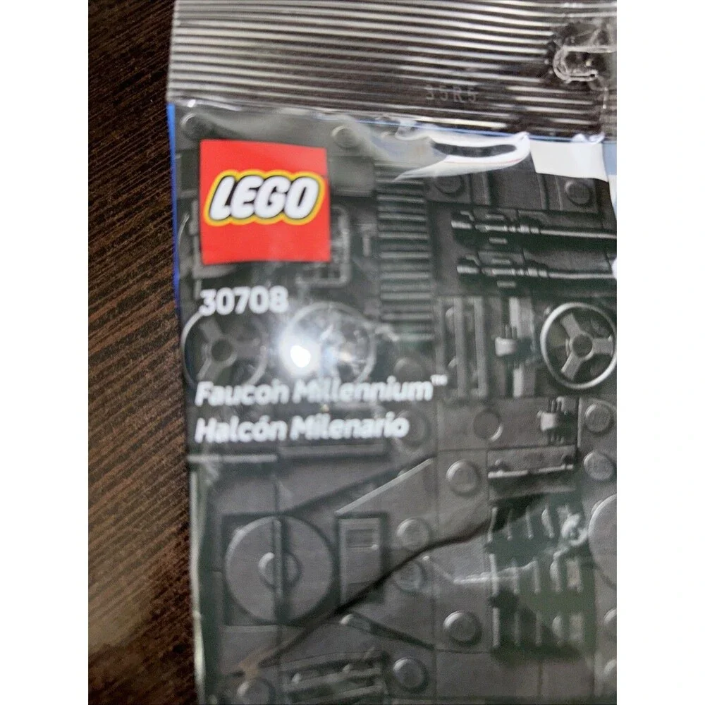 New LEGO Star Wars: Millennium Falcon Mini-Build (30708) Great Stocking Stuffer